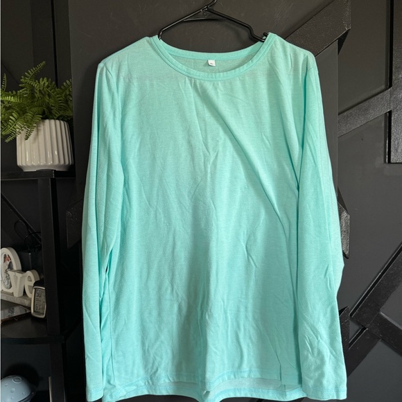 Tops - 🎄Mint Green XL T-Shirt